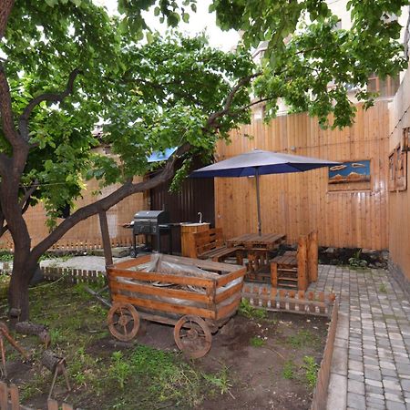 Hotel Partiez Erywań Zewnętrze zdjęcie