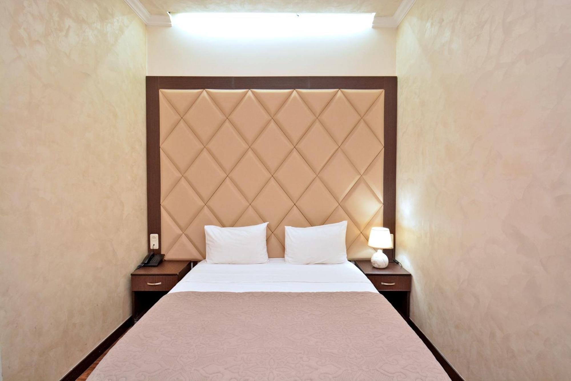 Hotel Partiez Erywań Zewnętrze zdjęcie