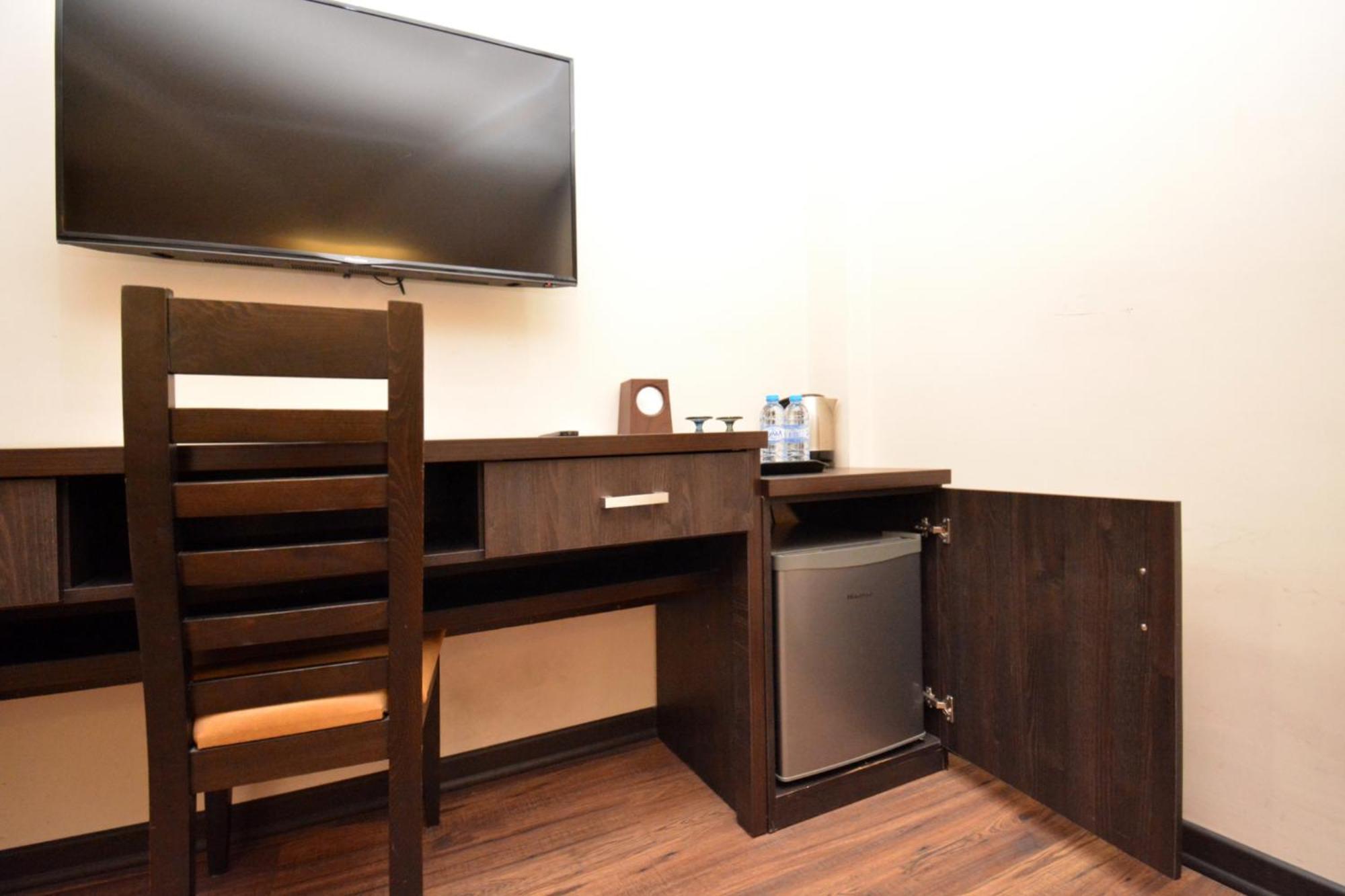 Hotel Partiez Erywań Zewnętrze zdjęcie
