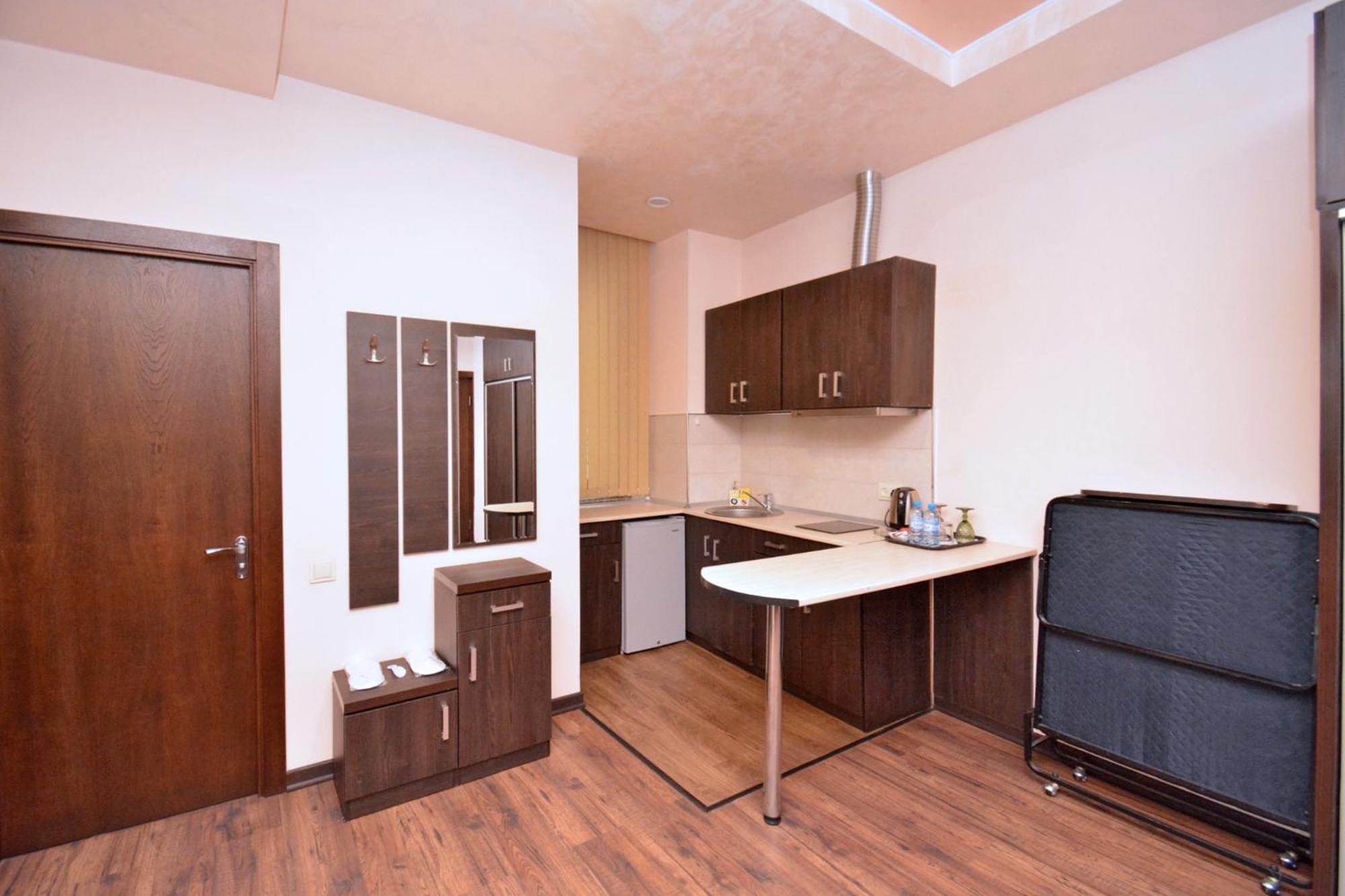 Hotel Partiez Erywań Zewnętrze zdjęcie