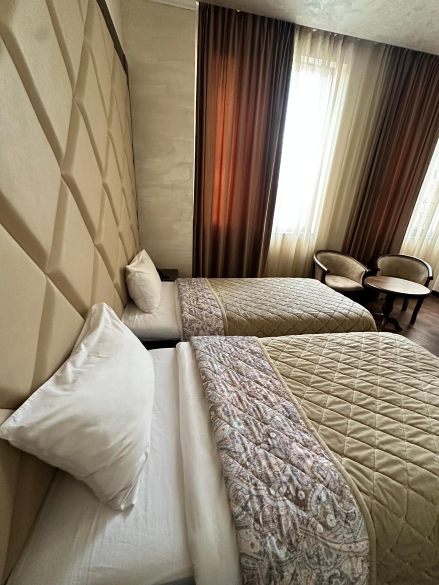 Hotel Partiez Erywań Zewnętrze zdjęcie